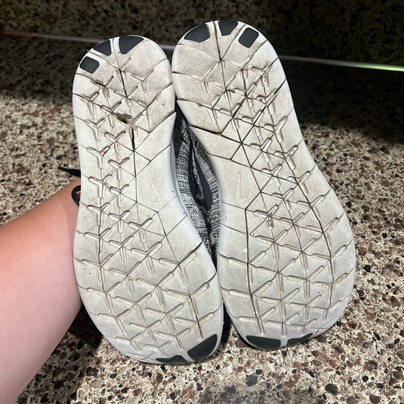 NIKE Free Run Sneakers - Picture 7 of 7